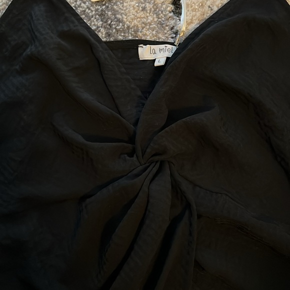 La Miel twist front top, black, size L NWT! - Picture 2 of 6